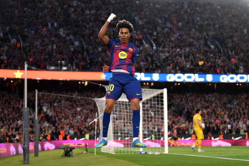 Barcelona vs Racing Santander - Cơn cuồng phong của Hansi Flick