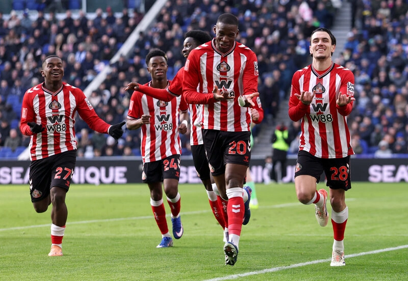 Sunderland vs AZ Alkmaar - Mèo Đen bùng nổ tại thánh địa Ánh Sáng